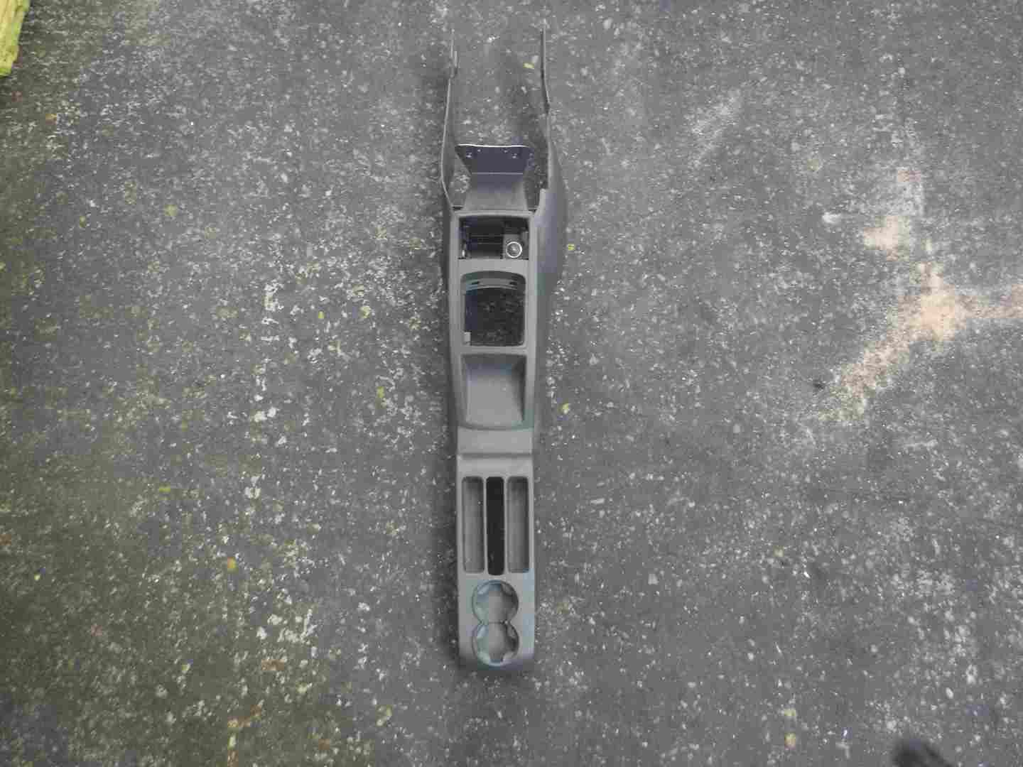 Volkswagen Polo 9N3 2006-2008 Centre Console Plastic Cup Holder