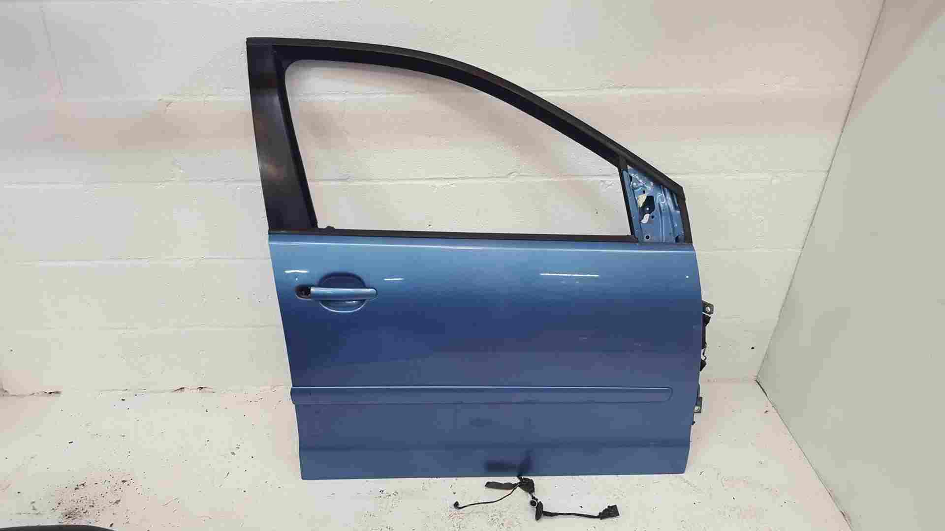 Volkswagen Polo 9N3 2006-2008 Drivers Front OSF Door 5 Dr Blue La5r