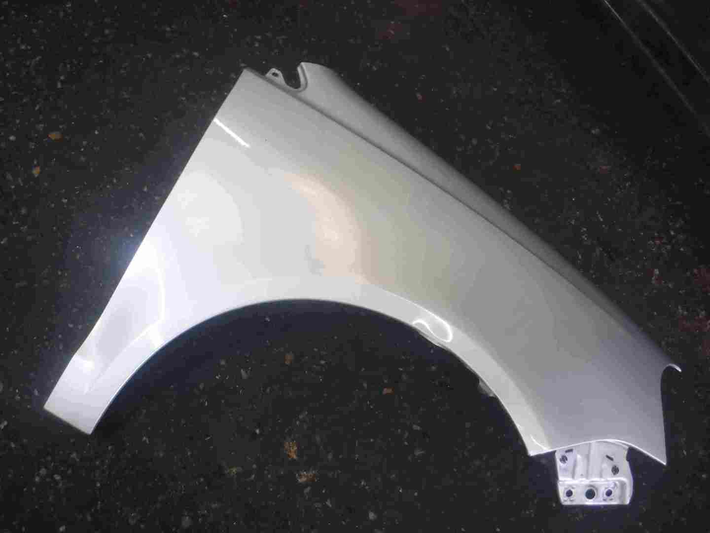 Volkswagen Polo 9N3 2006-2008 Drivers OS Wing Silver LP7X