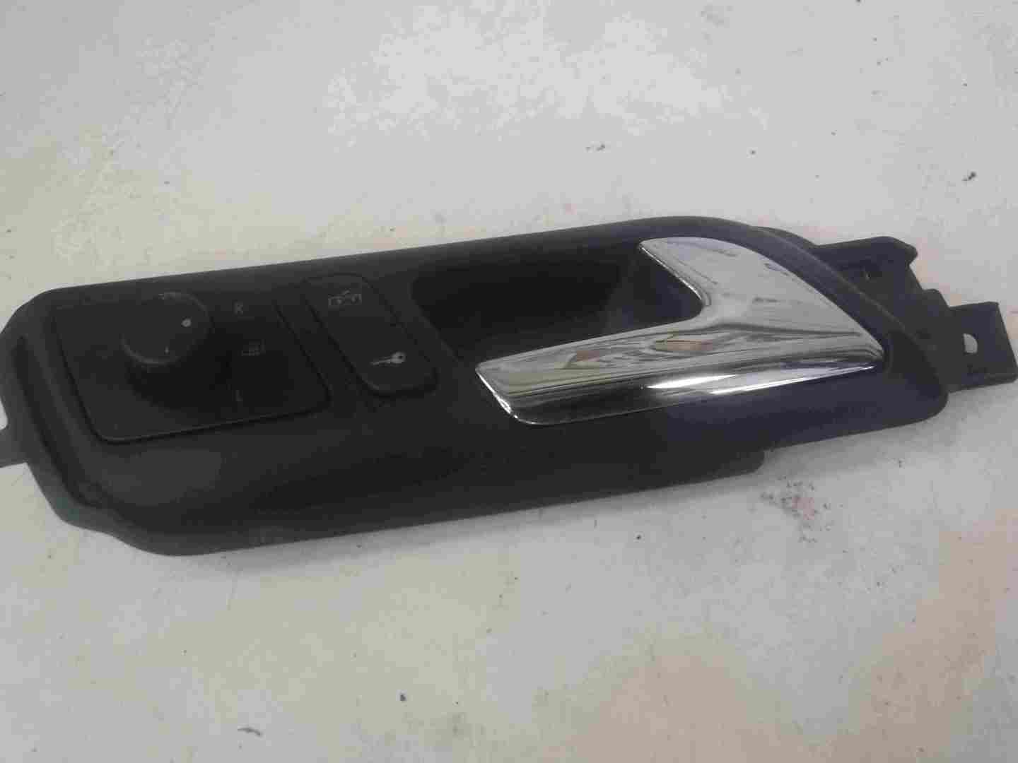Volkswagen Polo 9N3 2006-2008 Drivers OSF Front Interior Handle Adjuster 5dr