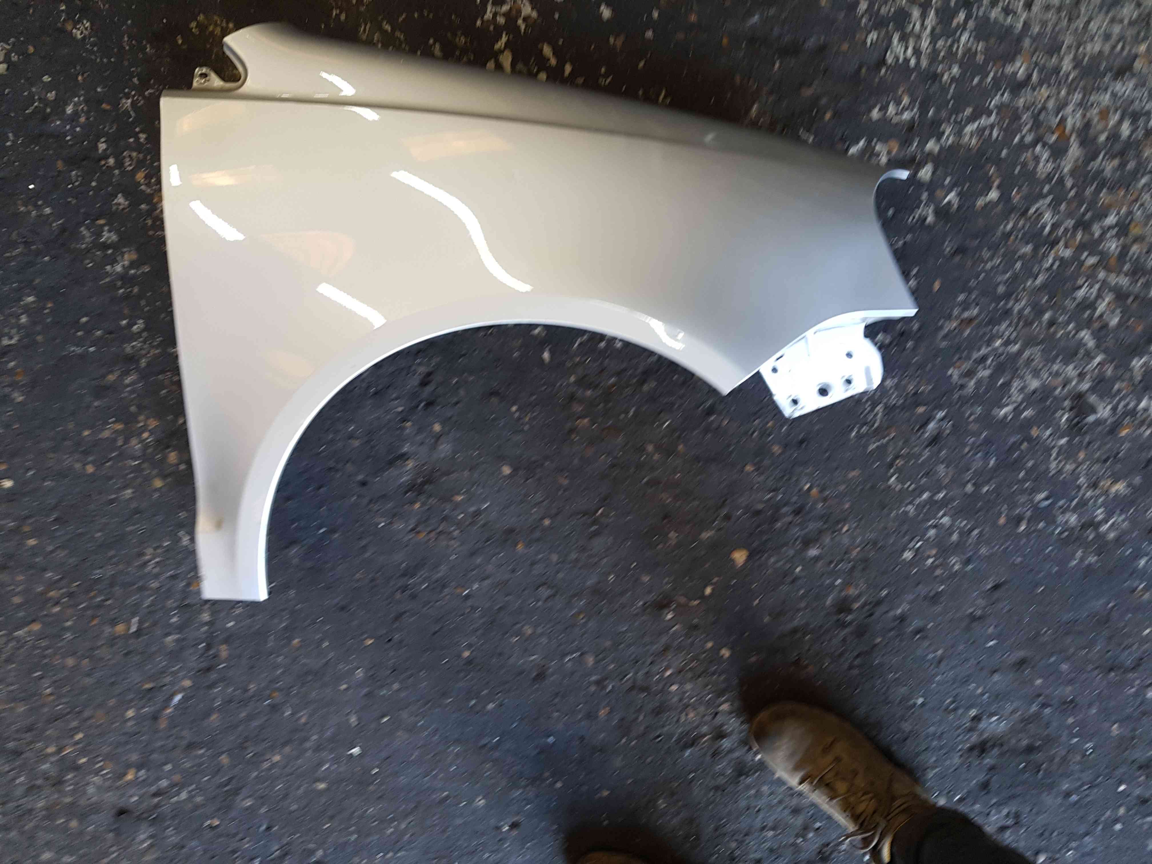Volkswagen Polo 9N3 2006-2008 Drivers Os Wing Silver La7w