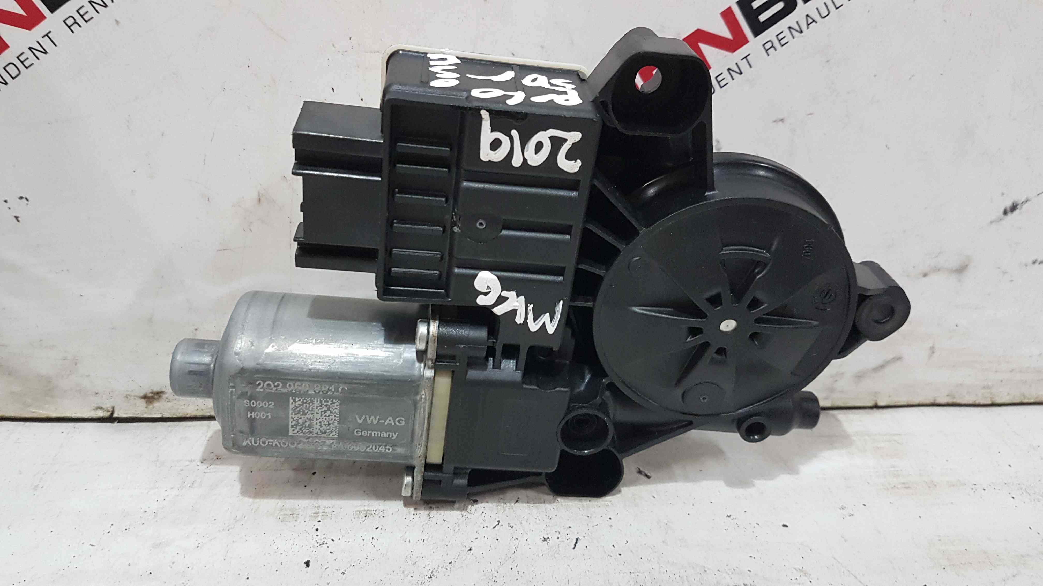 Volkswagen Polo MK6 2017-2023 Drivers OSF Front Window Motor 2Q2959881c