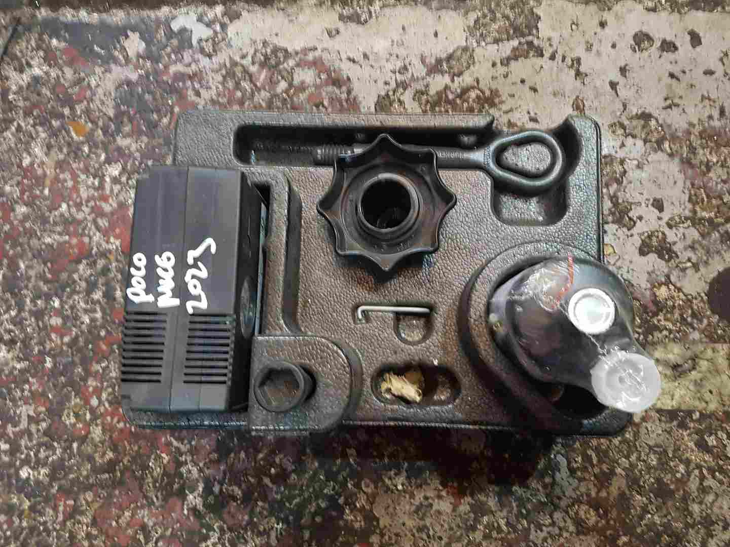 Volkswagen Polo MK6 2017-2023 Inflator KIT Foam Towing EYE