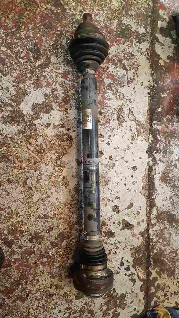 Volkswagen Scirocco 2008-2014 1.4 TSI Driver OSF Front Driveshaft 1K0407272qm
