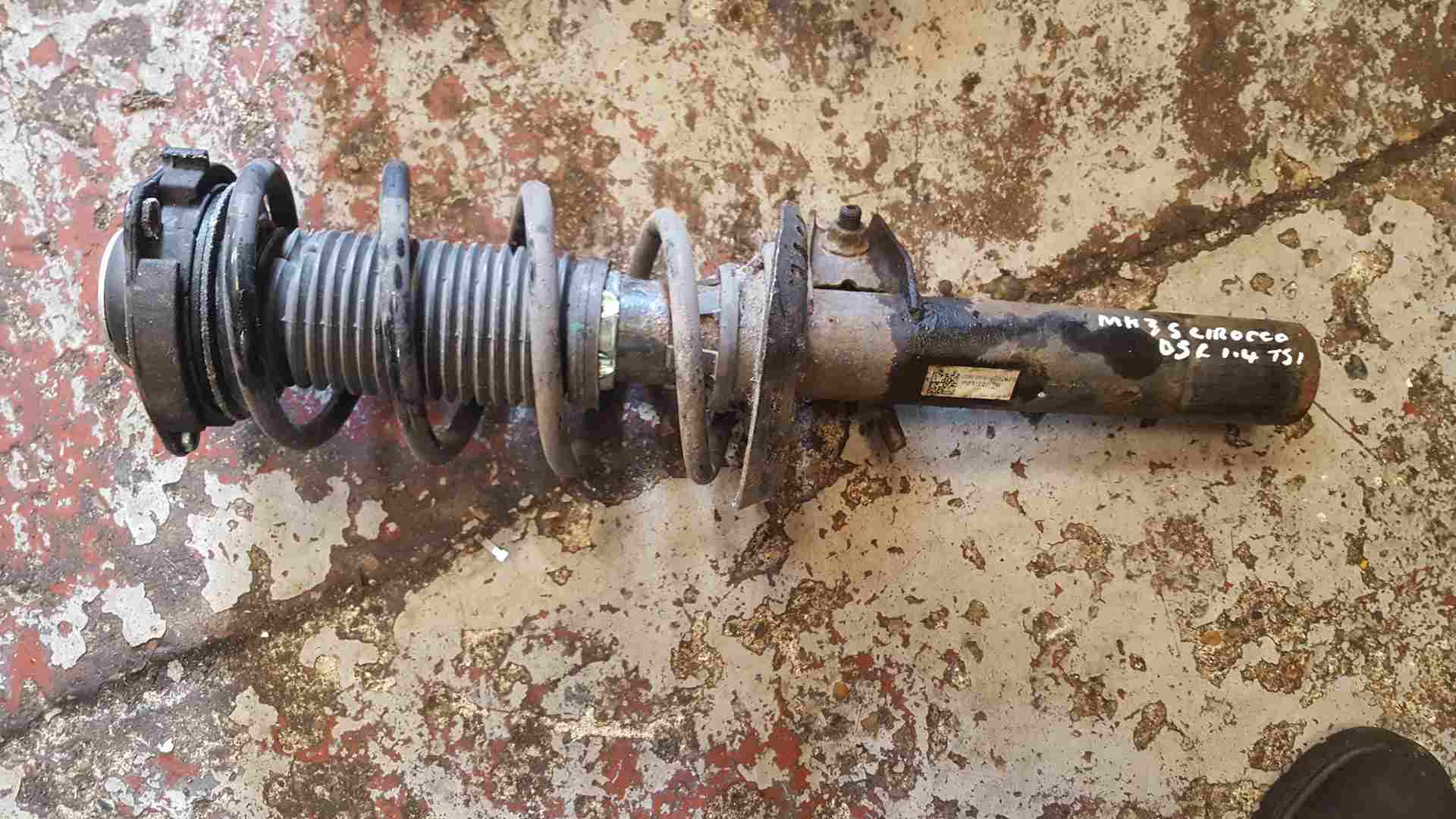 Volkswagen Scirocco 2008-2014 1.4 TSI Drivers OSF Front Shock Strut + Spring