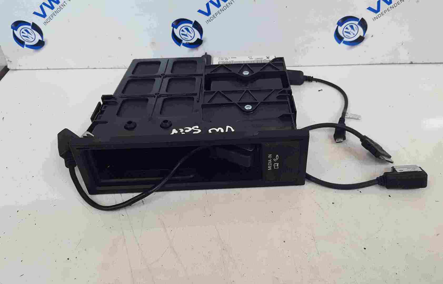 Volkswagen Scirocco 2008-2014 Aux In Ipod Multimedia Interface Box 5n0035342D