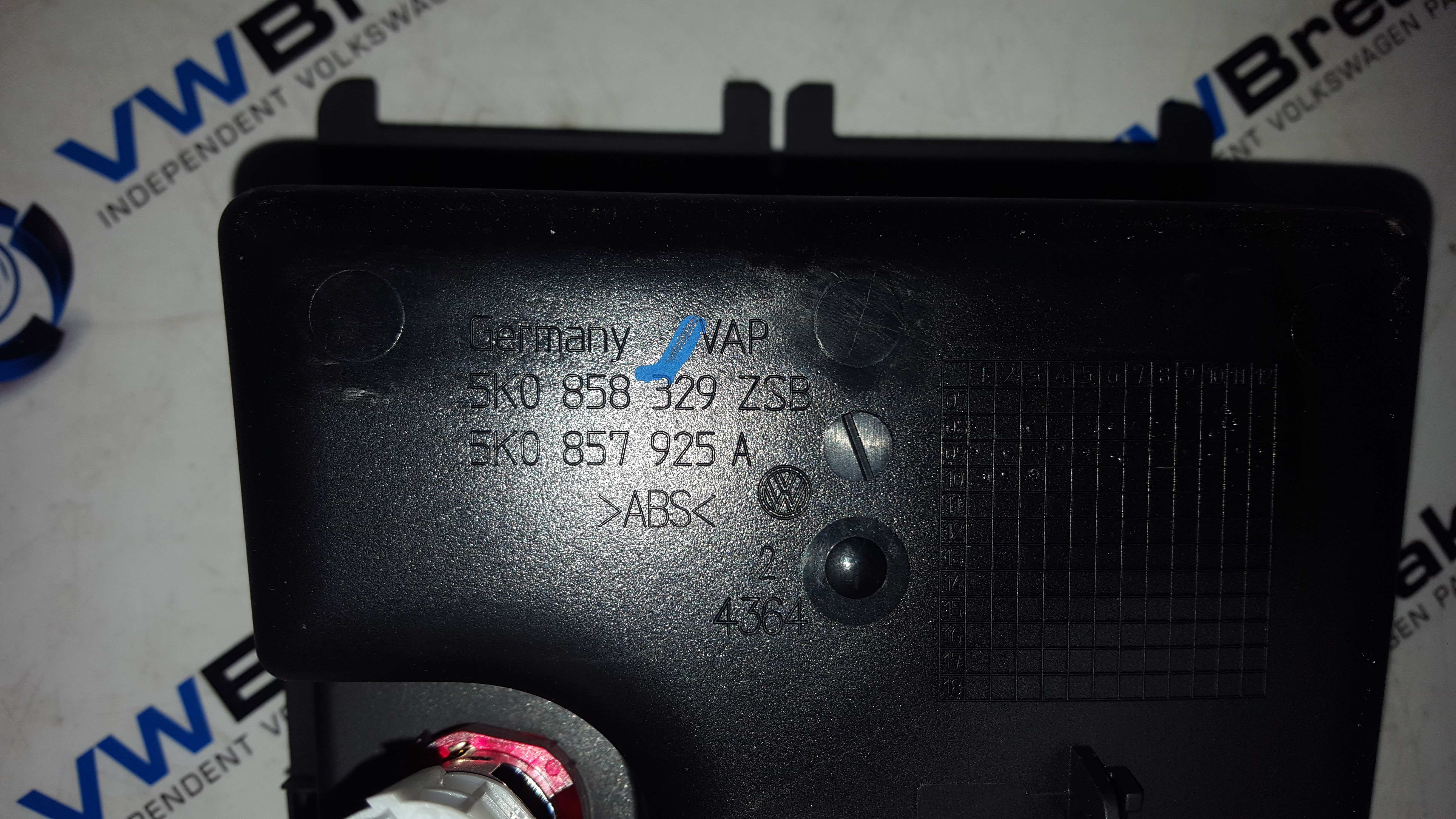 Volkswagen Scirocco 2008-2014 Centre Console Tray CIG Lighter Comfort Button 