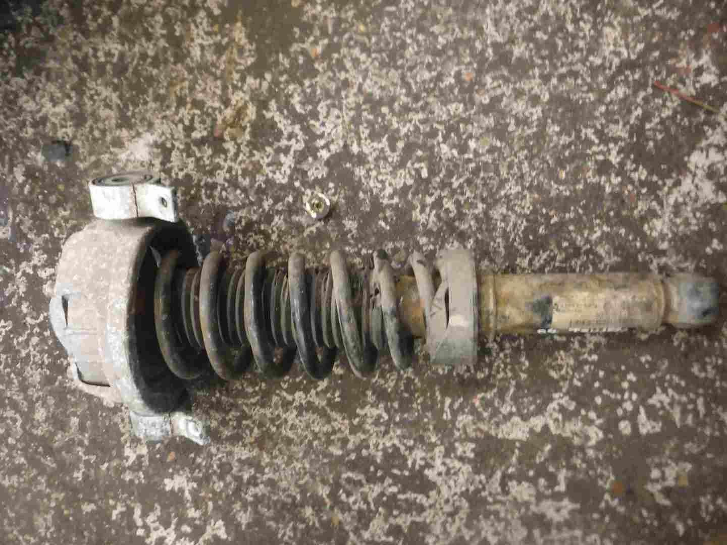 Volkswagen Touareg 2002-2007 2.5 TDI Drivers OSR Shock Absorber Spring
