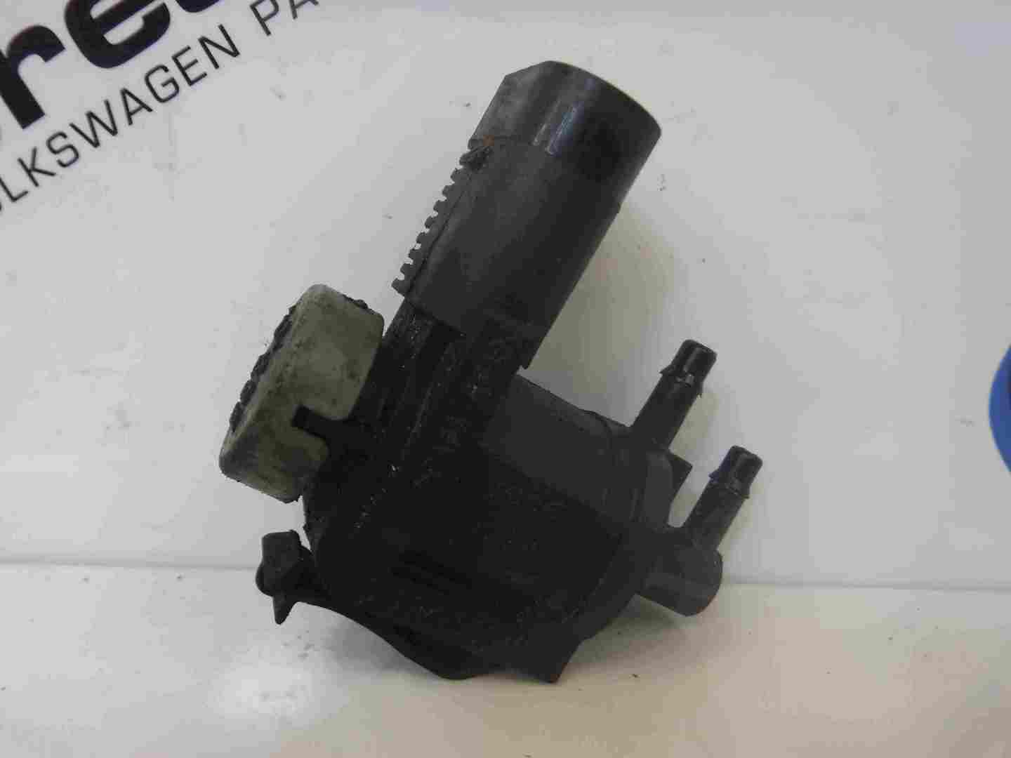 Volkswagen Touareg 2002-2007 2.5 TDI EGR Vacuum Solenoid Valve 1J0906283C