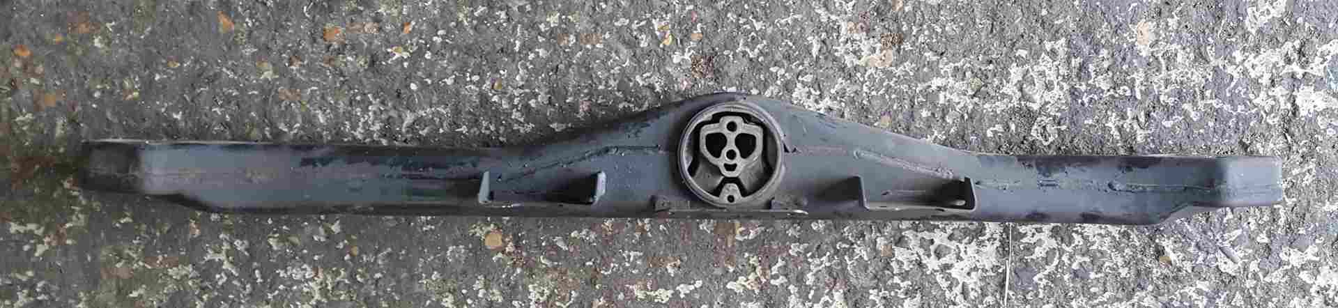 Volkswagen Touareg 2002-2007 2.5 TDi Subframe Cross Member Gearbox Carrier Mount