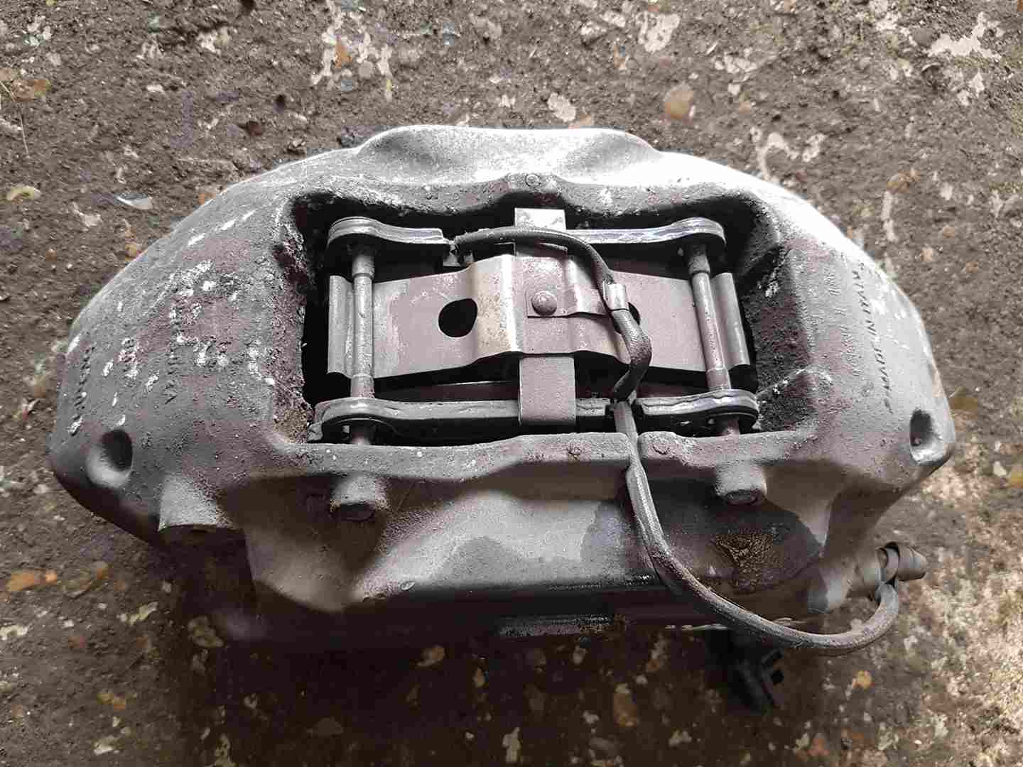 Volkswagen Touareg 20022007 3.0 TDI Drivers OSF Front Brake Caliper