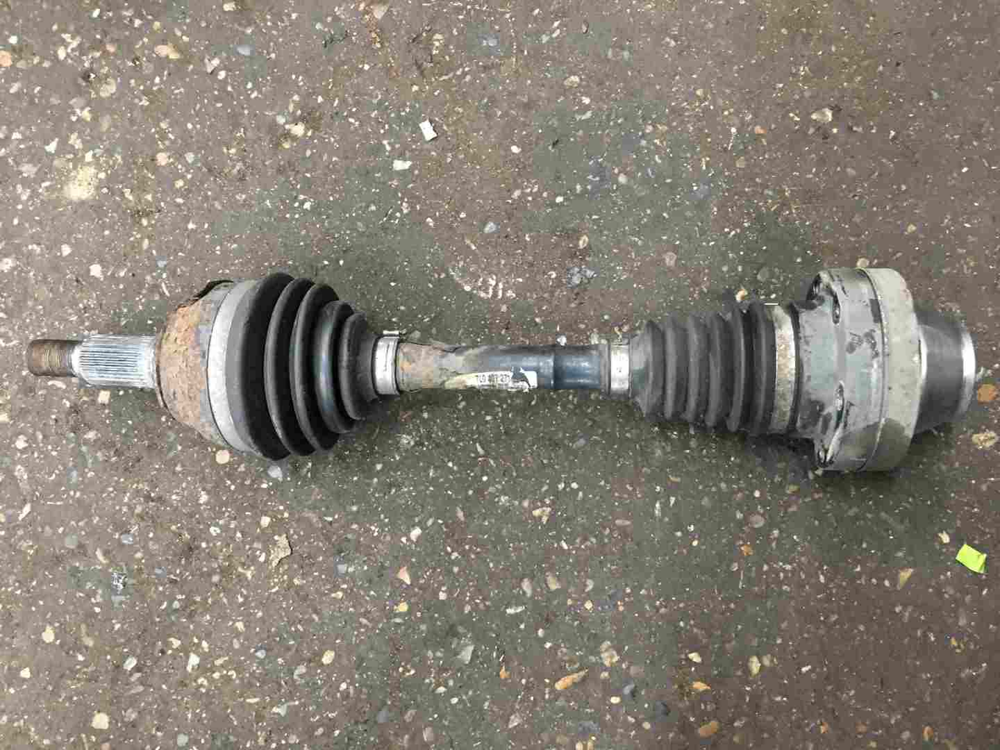 Volkswagen Touareg 2002-2007 3.2 V6 Passenger NSF Front Driveshaft 7L0407271