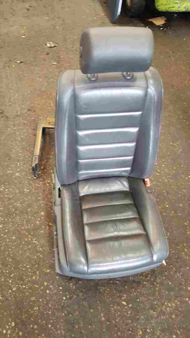 Volkswagen Touareg 2002-2007 Drivers Front Leather Seat OS Seat Dark Grey