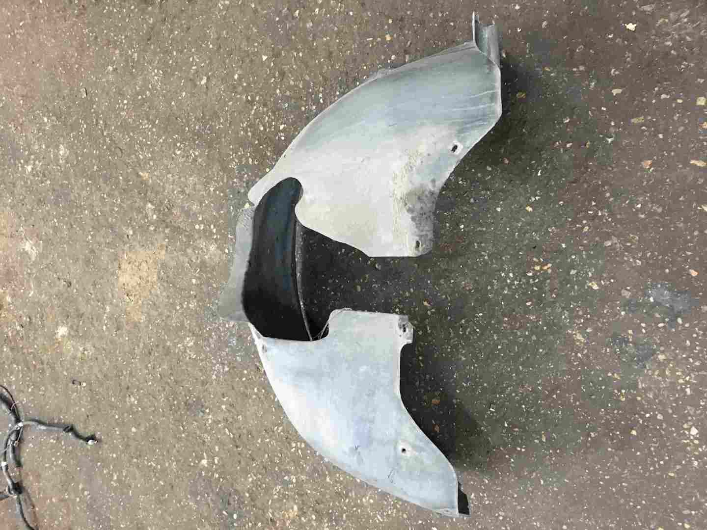 Volkswagen Touareg 2002-2007 Drivers OSF Front Arch Liner Splash Guard