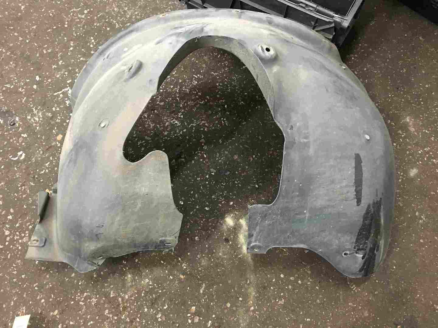 Volkswagen Touareg 2002-2007 Passenger NSF Front Arch Liner Splash Guard