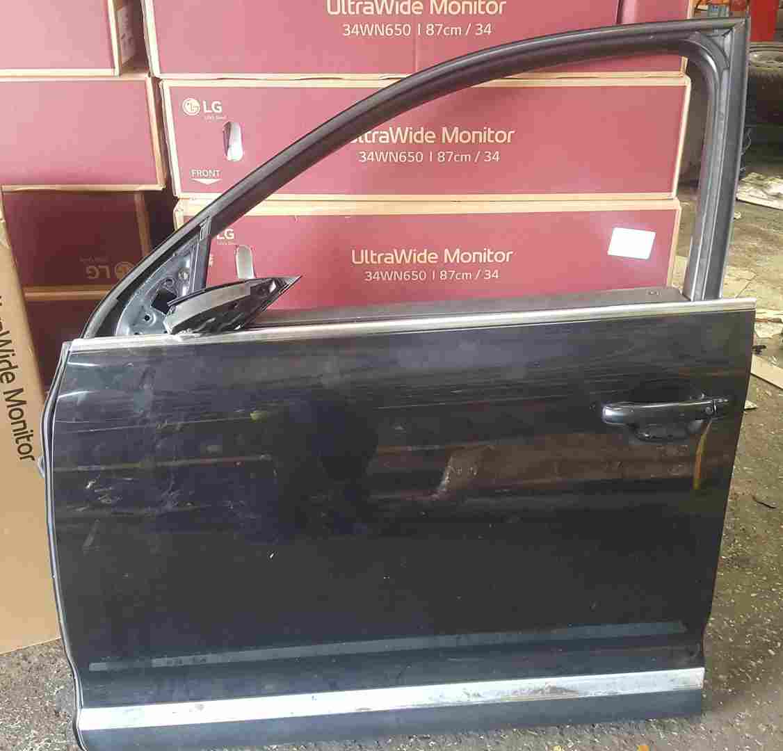 Volkswagen Touareg 2002-2007 Passenger NSF Front Door Black LC9Z
