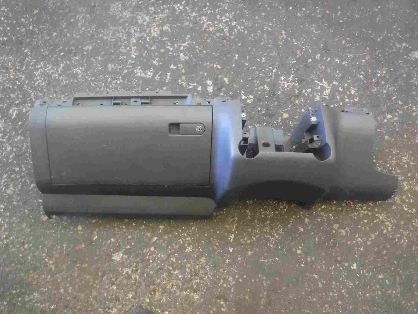 Volkswagen Touareg 2002-2007 Passenger NSF Front Glove Box And Trim Panel
