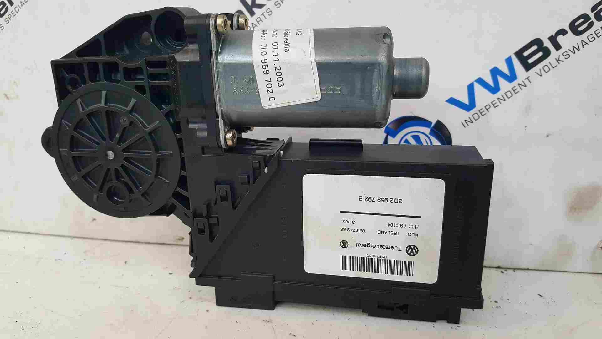 Volkswagen Touareg 2002-2007 Passenger NSF Front Window Motor 7l0959702e S/R