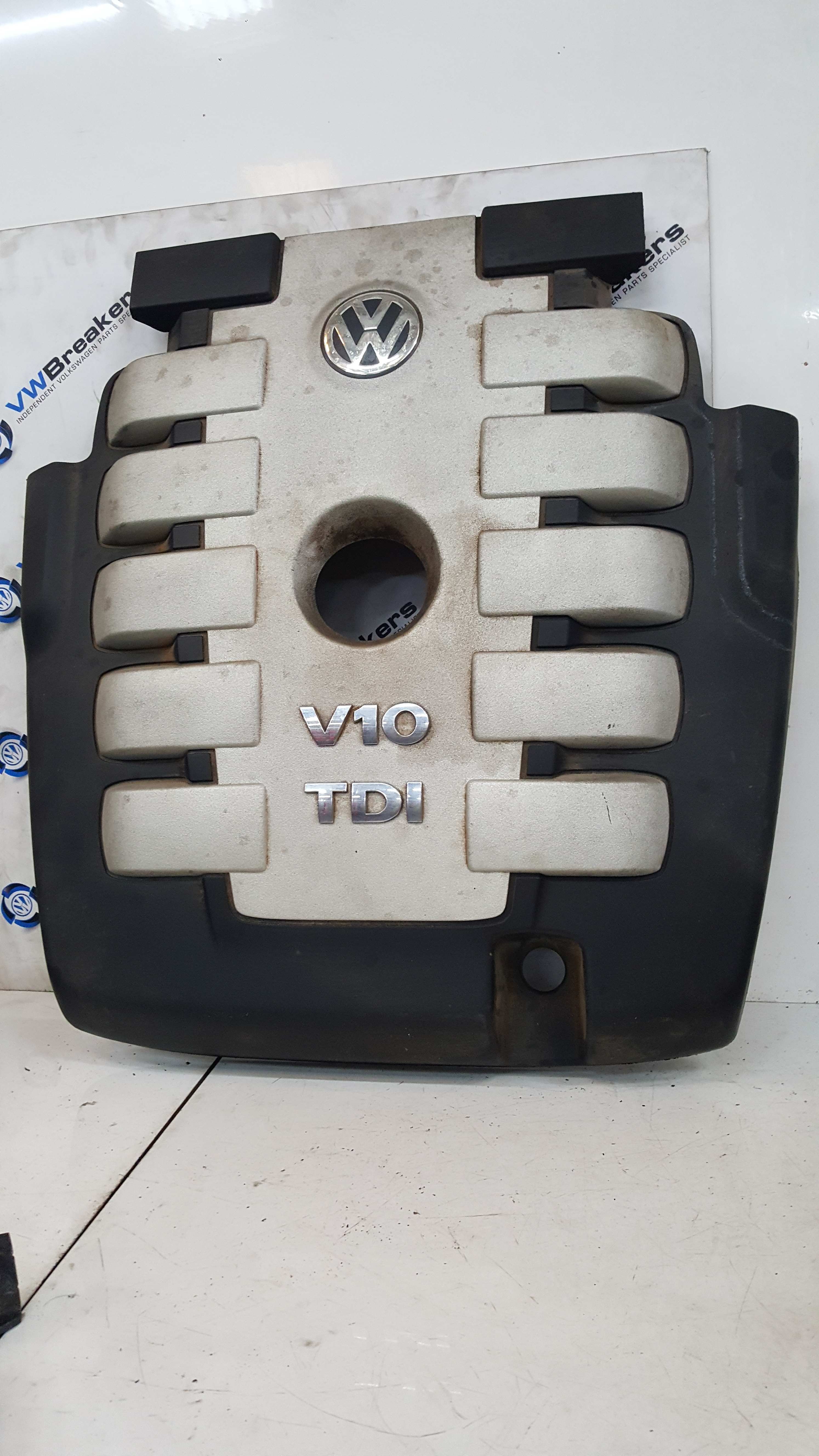 Volkswagen Touareg 2002-2007 V10 TDI Engine Cover Plastic 