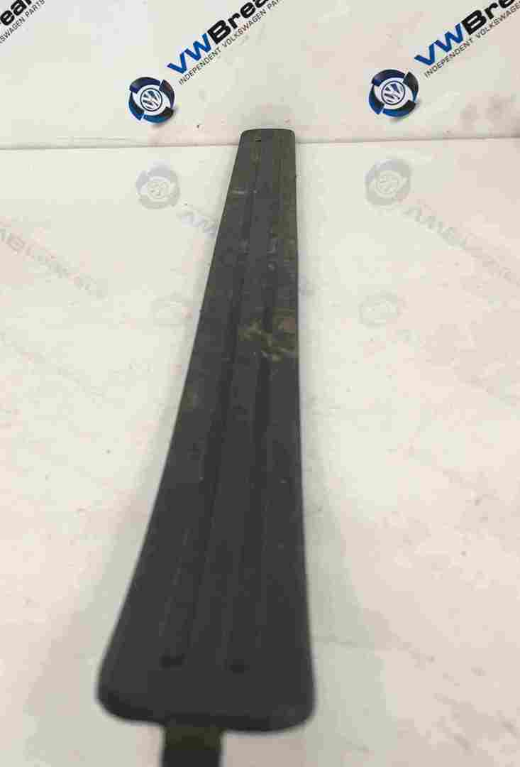 Volkswagen Touareg 2003-2007 Passenger NSF Front Door Sill Protector Guard