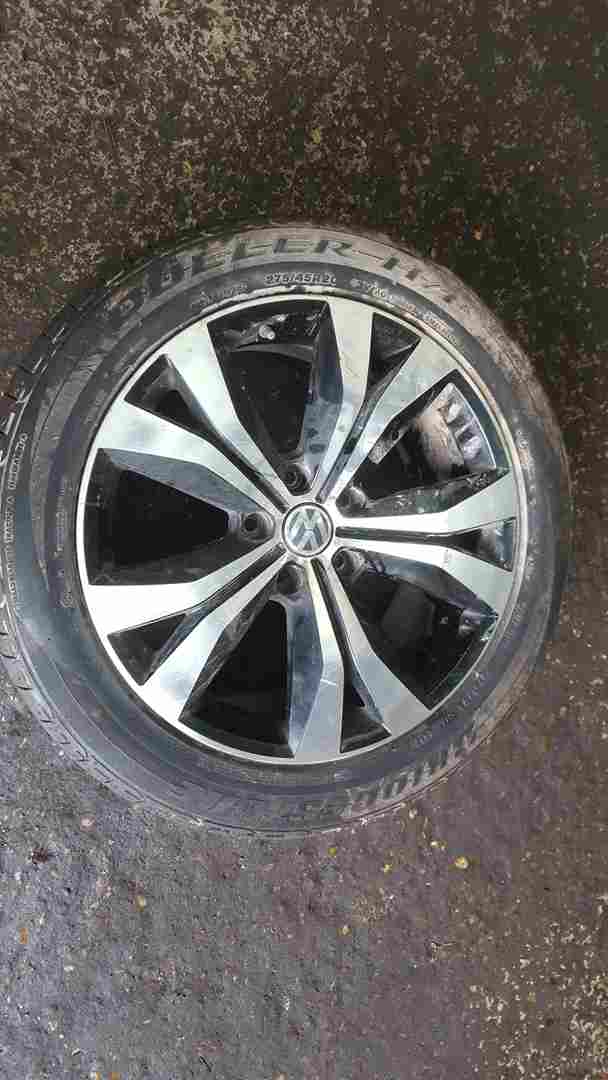 Volkswagen Touareg 2010-2018 Tarragona Alloy 20 RIM 7P6601025al 4-5 Minor Mark