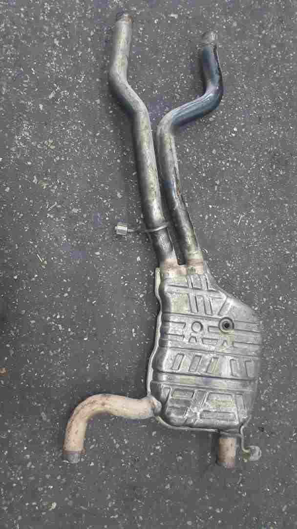 Volkswagen Touareg 5.0 V10 2002-2007 Muffler Silencer Exhaust 7L6253211f