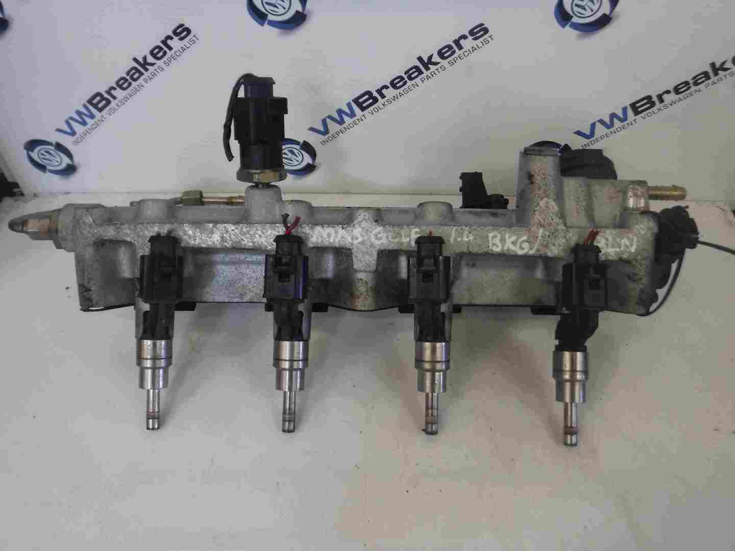 Volkswagen Touran  2003-2009 1.6 FSI Fuel Injectors Rail 03C133204g