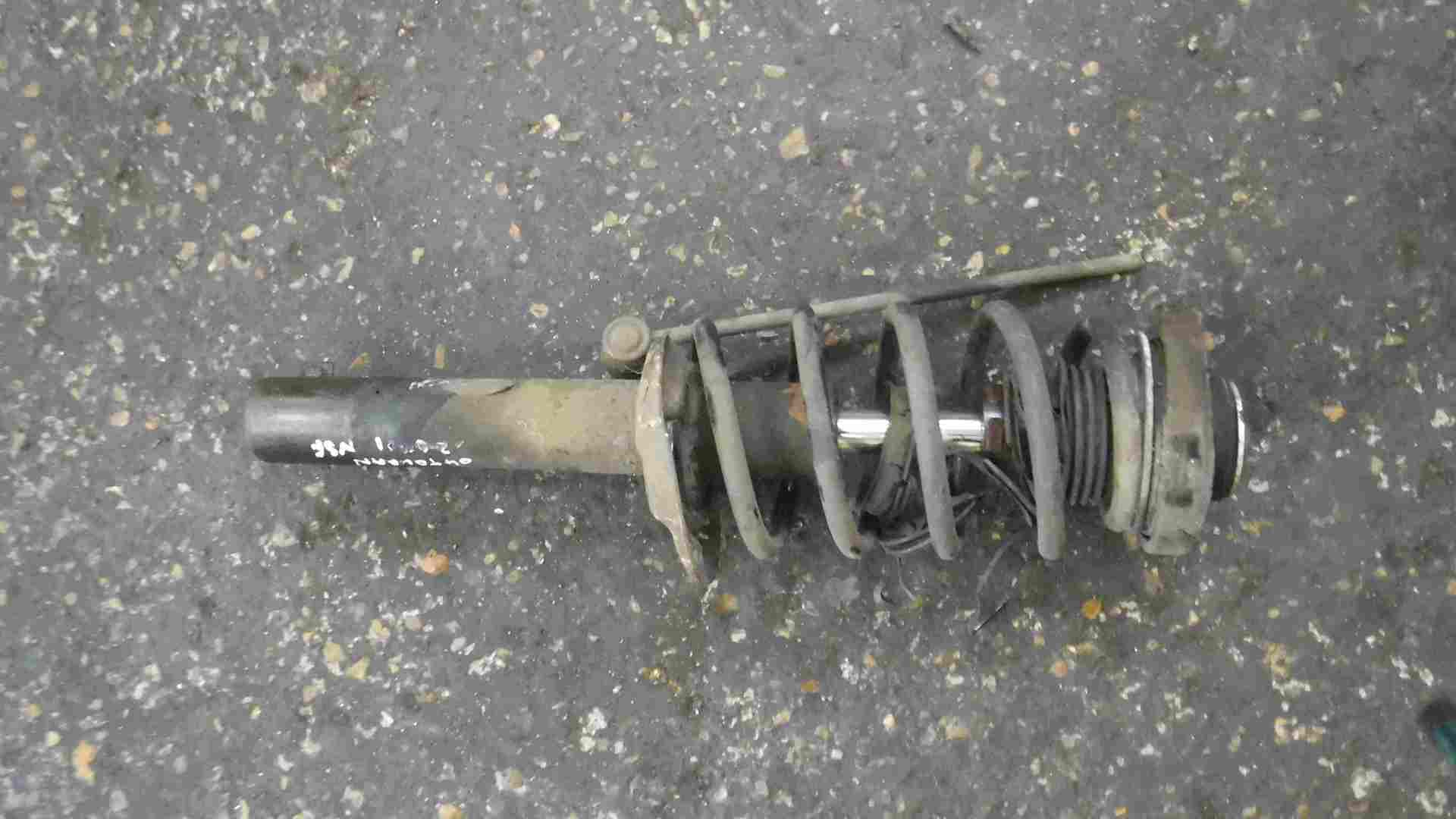 Volkswagen Touran 2003-2006 1.9 TDI Drivers OSF Front Spring Shock Leg