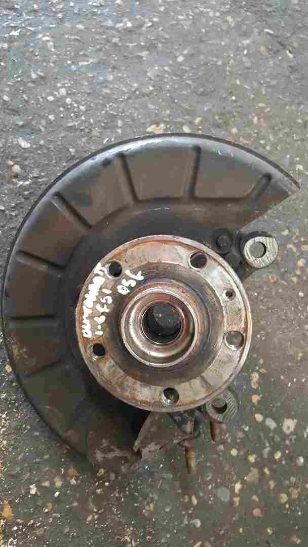 Volkswagen Touran 2003-2006 1.6Fsi Drivers OSF Front Wheel HUB + Bearing