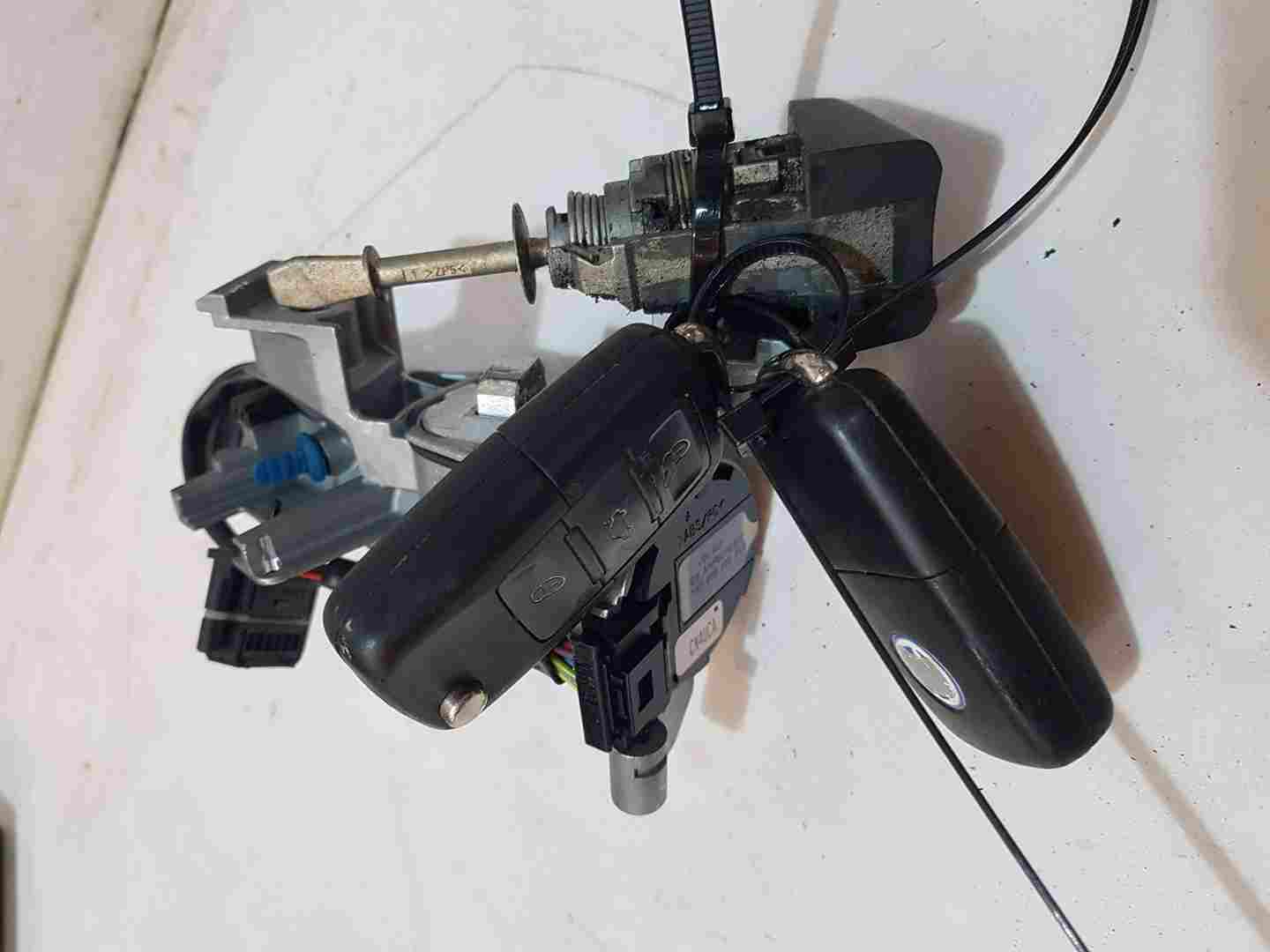 Volkswagen Touran 2003-2006 Ignition Barrel+ 2 Keys + Door Barrel 1K0905851b 