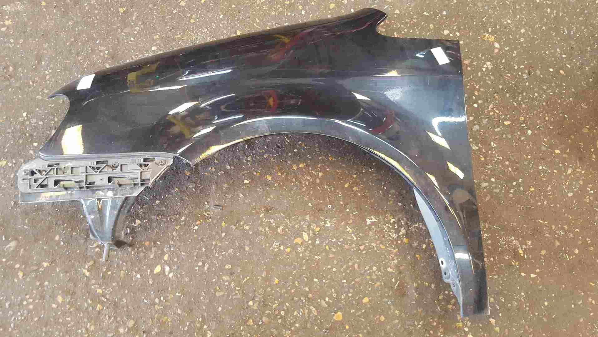 Volkswagen Touran 2003-2006 Passenger NS Wing Black LC9X