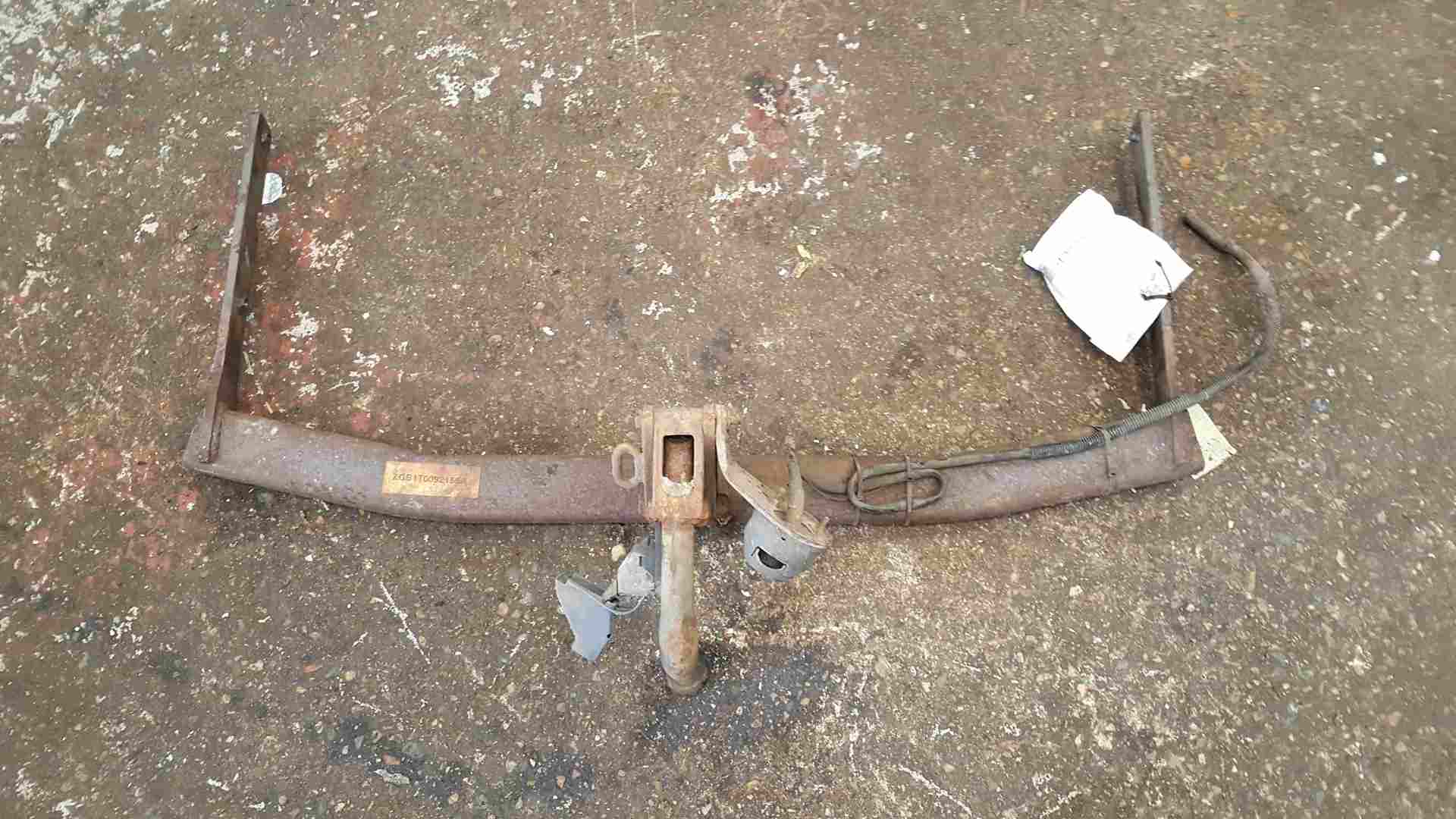 Volkswagen Touran 2003-2006 Rear Tow Bar Complete