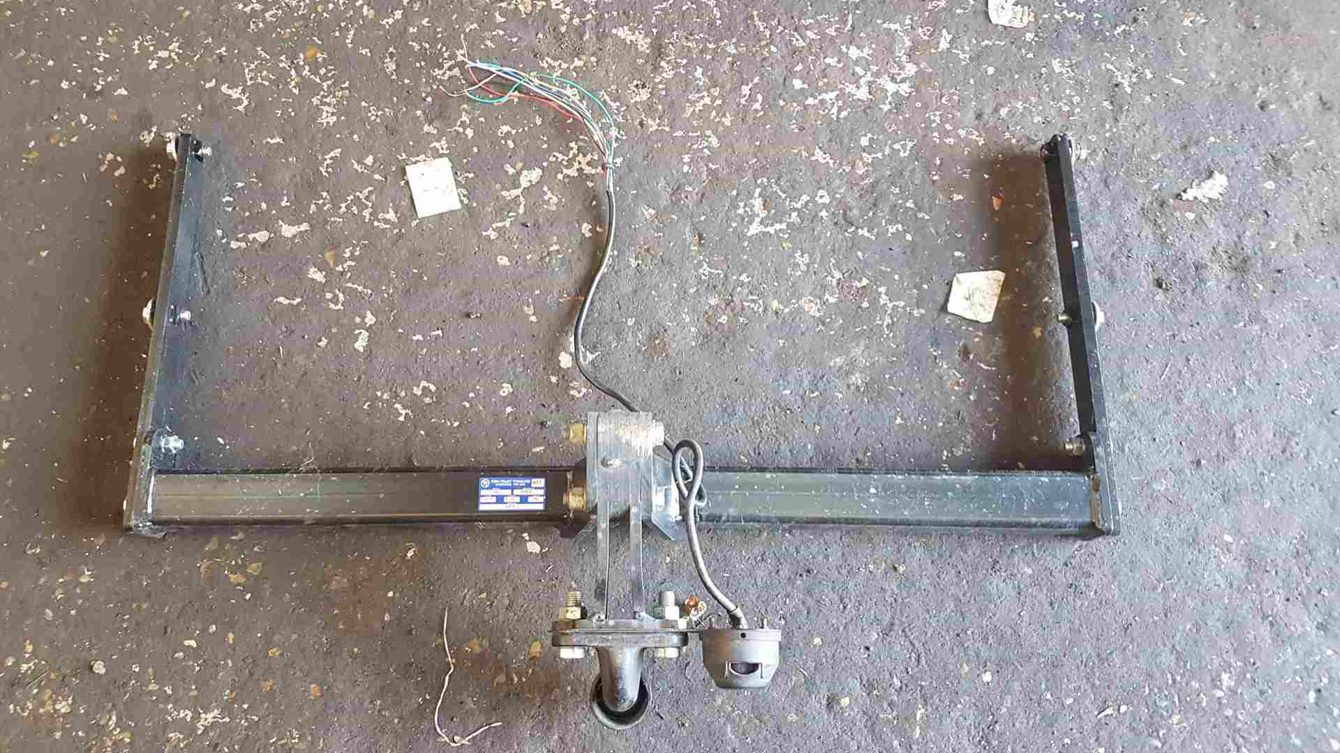 Volkswagen Touran 2003-2006 TOW Bar Complete With Bolts