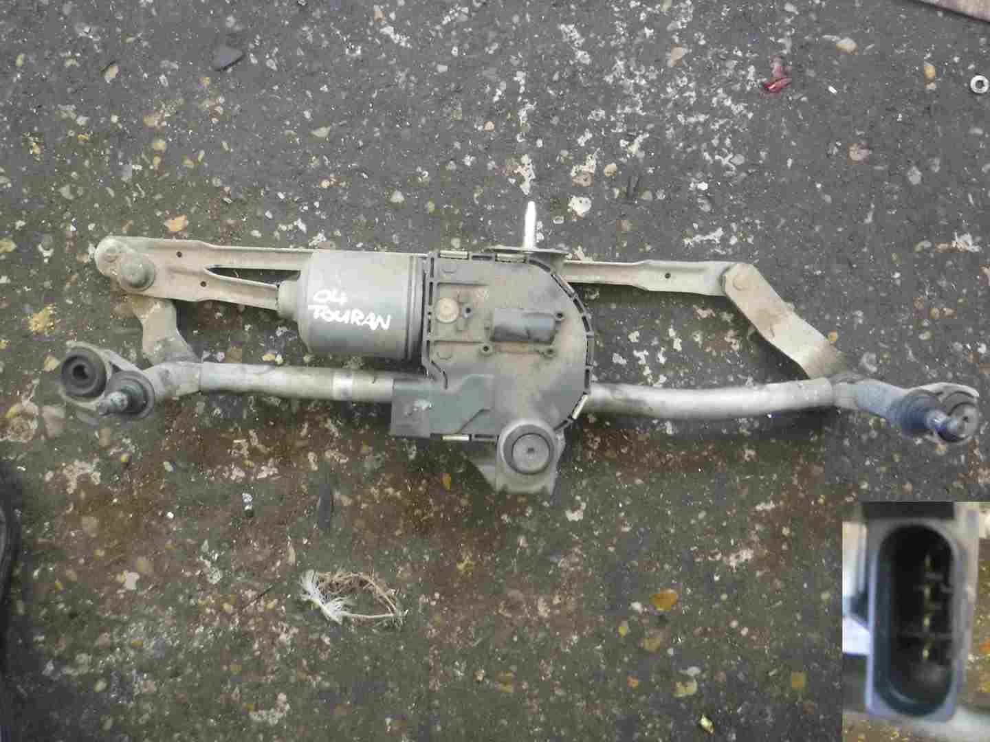 Volkswagen Touran 20032006 Windscreen Wiper Motor Linkage 2K2955119B Store Used Volkswagen