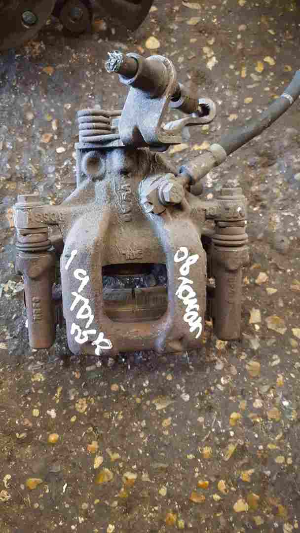 Volkswagen Touran 2006-2010 1.9 TDI Drivers OSR Rear Brake Caliper + Carrier