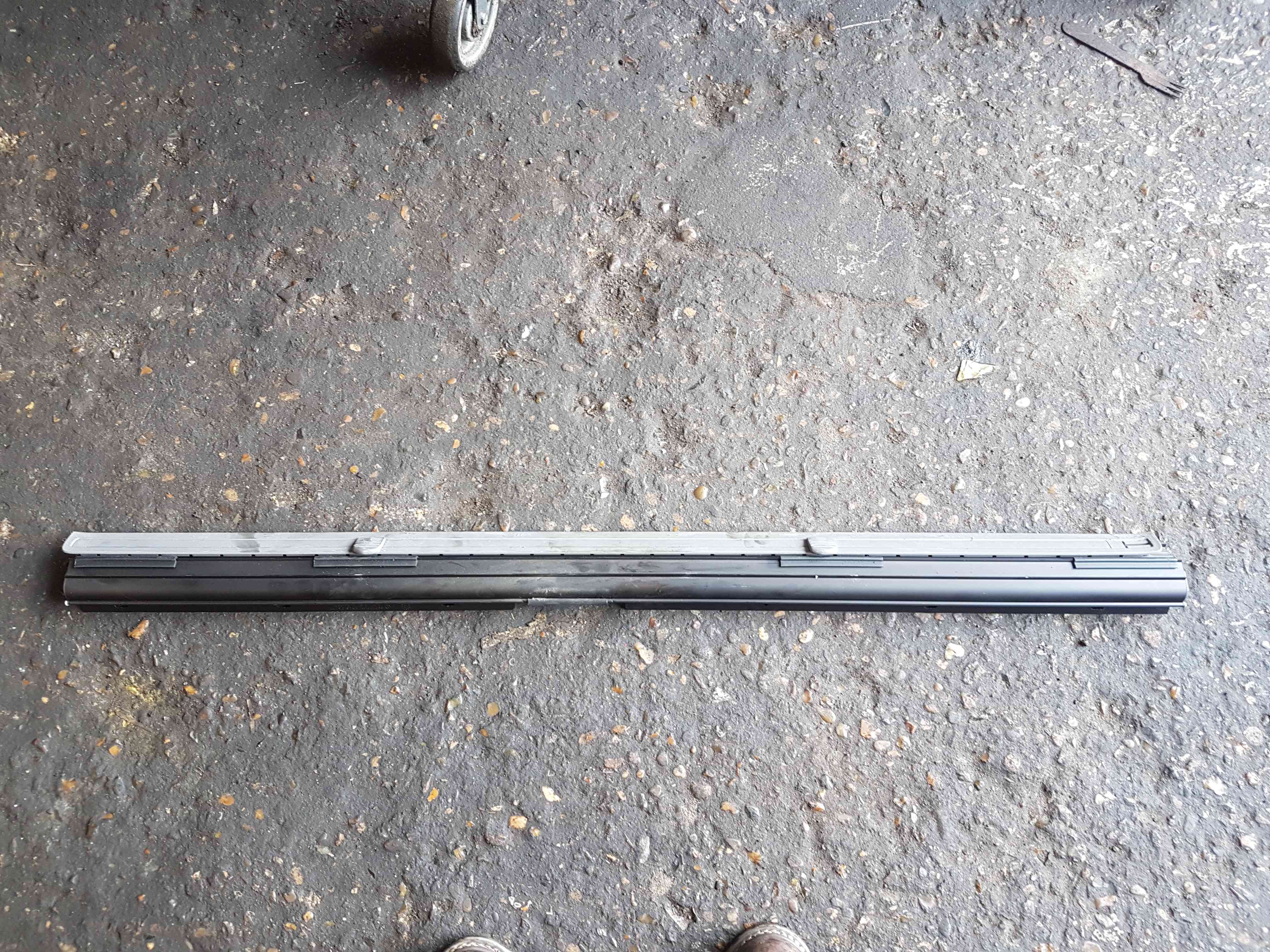 Volkswagen Transporter T5 2003-2009 Drivers Os Sliding Door Blind 7H0861330B