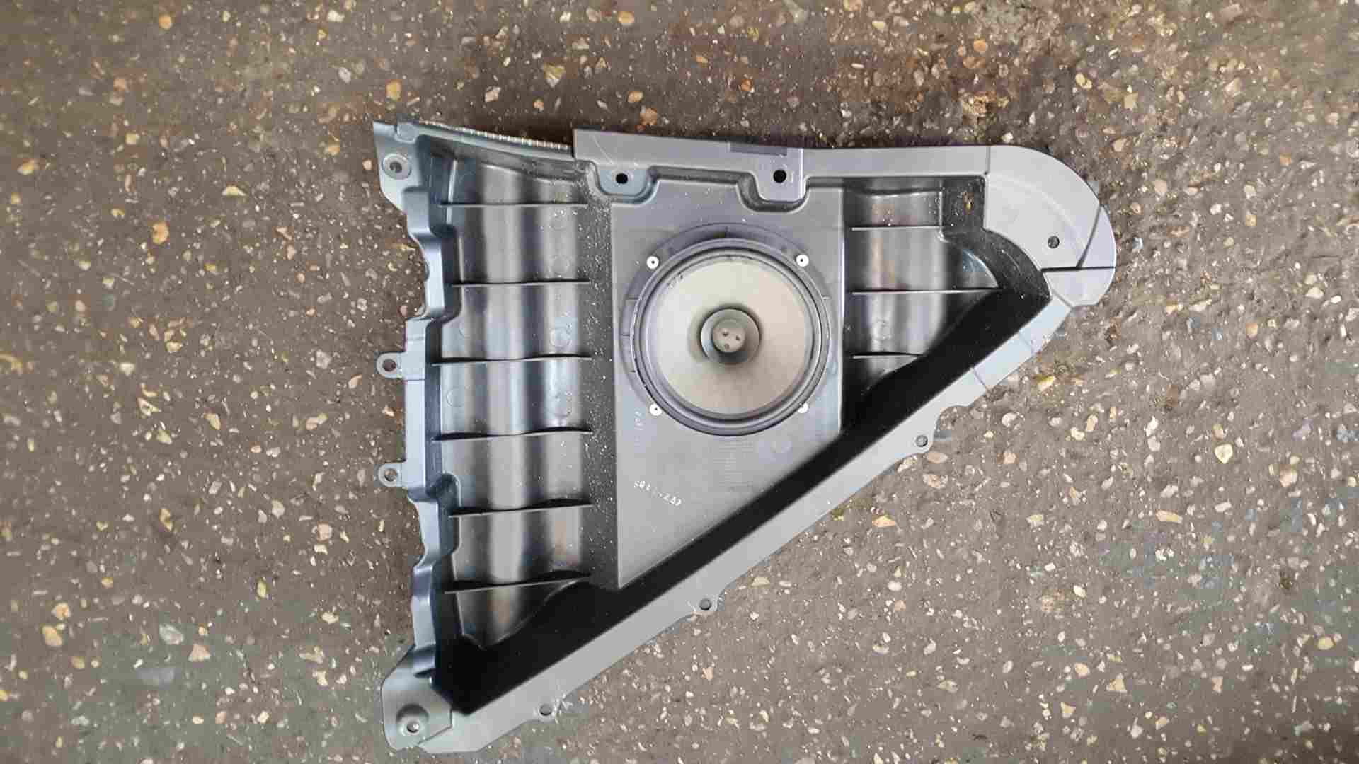 Volkswagen UP 2011-2017 NSR Passenger Rear Speaker + holder 1s3035243b 1s0036710