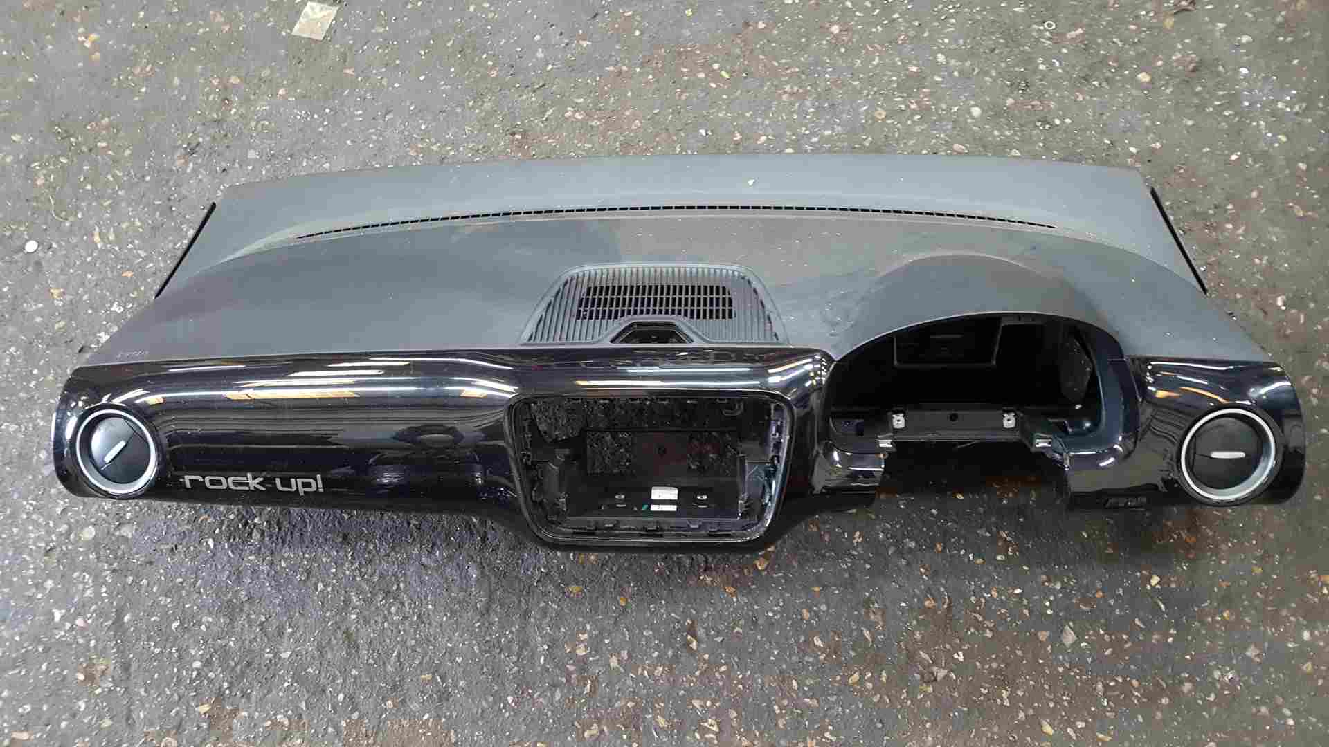 Volkswagen Up 2011-2017 Dashboard + Passenger Bag 1S0880204B 1S28582956C
