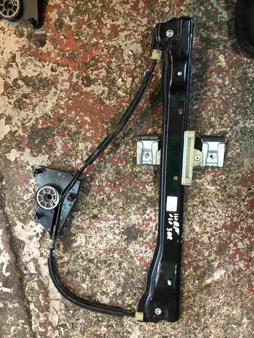 Volkswagen Up 2011-2017 OSF Drivers Window Regulator 3DR