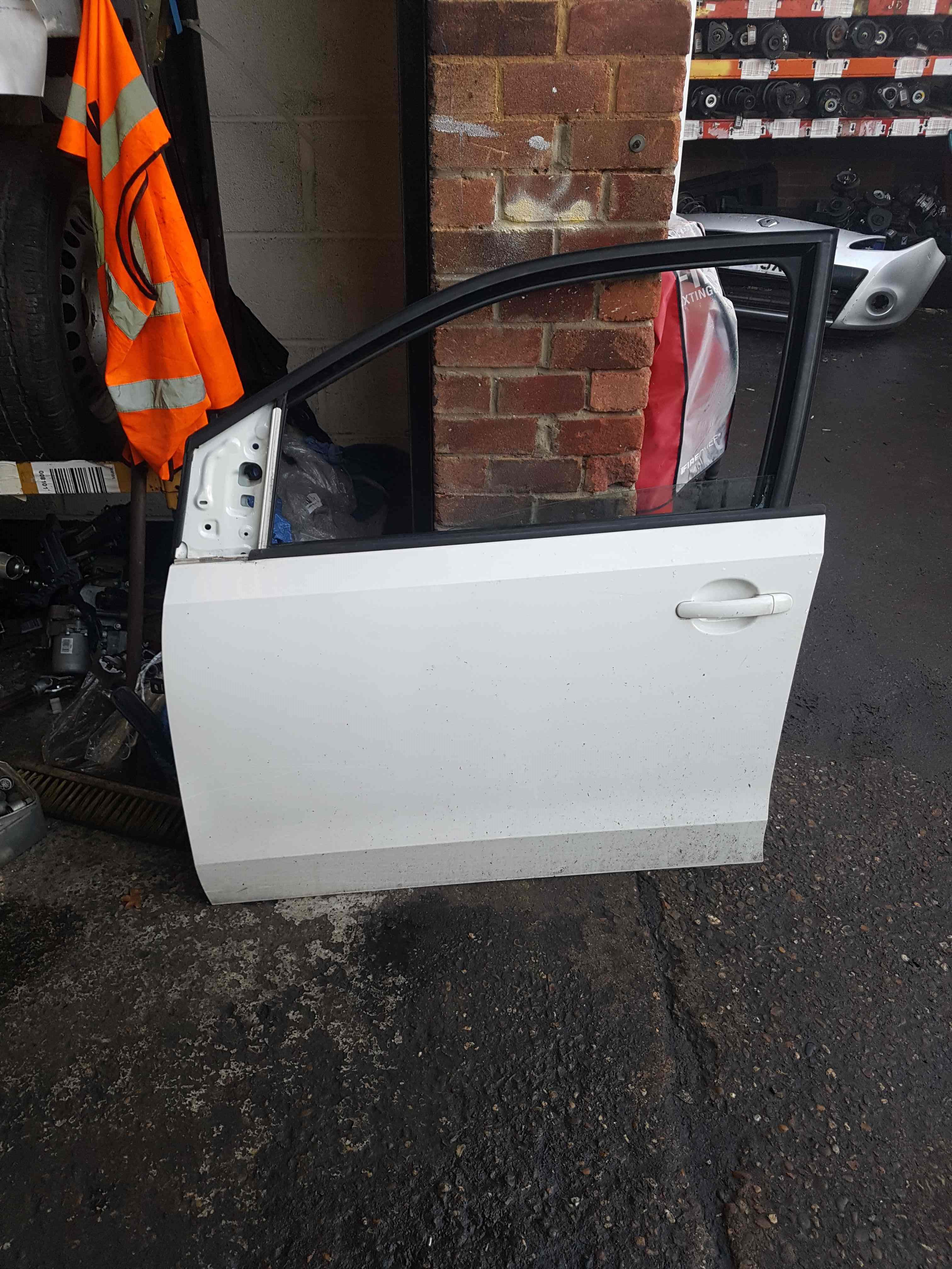 Volkswagen Up 2011-2017 Passenger NSF Front Door White Lb9a 5Dr