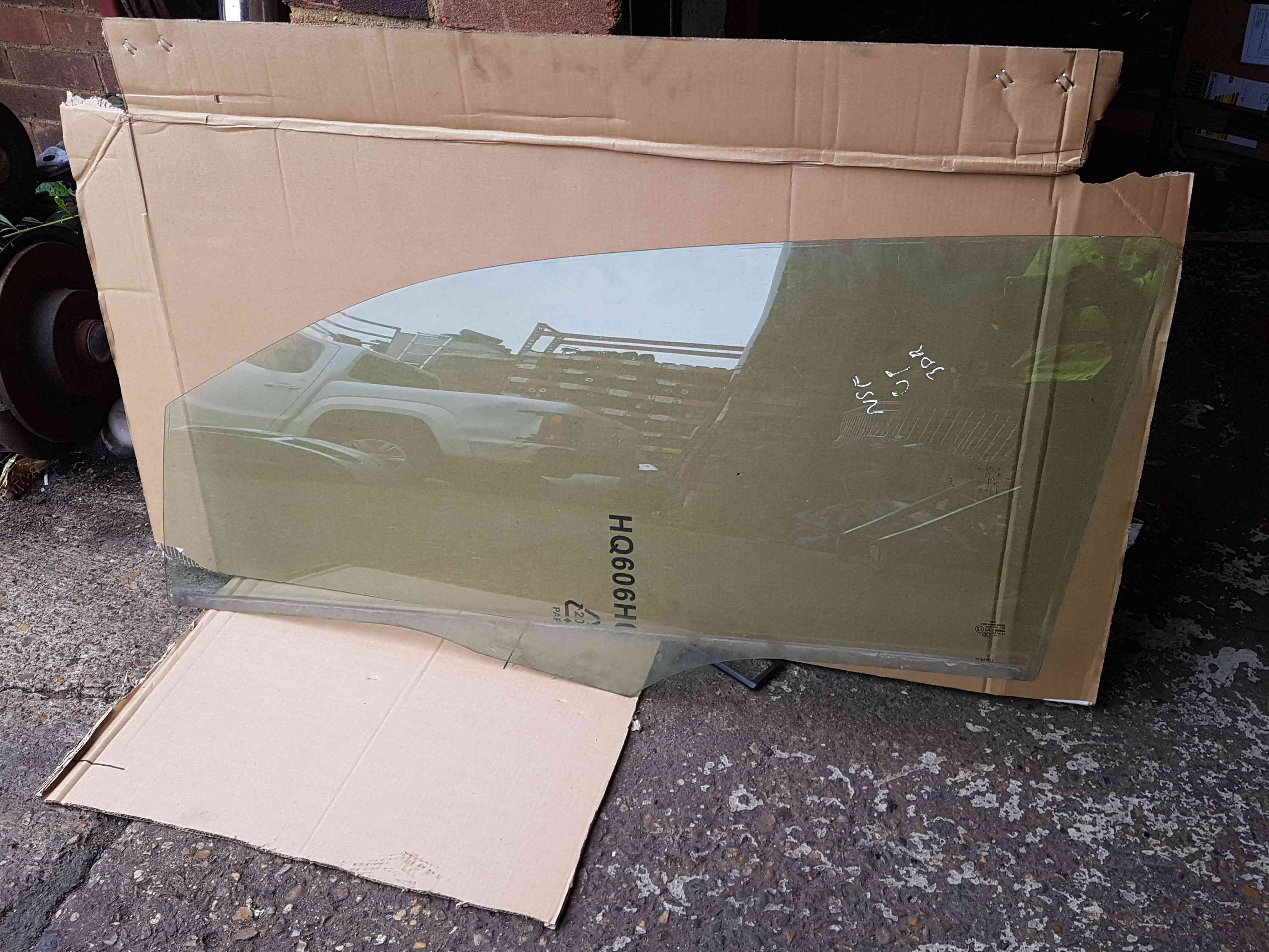 Volkswagen Up 2011-2017 Passenger NSF Front Window Glass 3Dr
