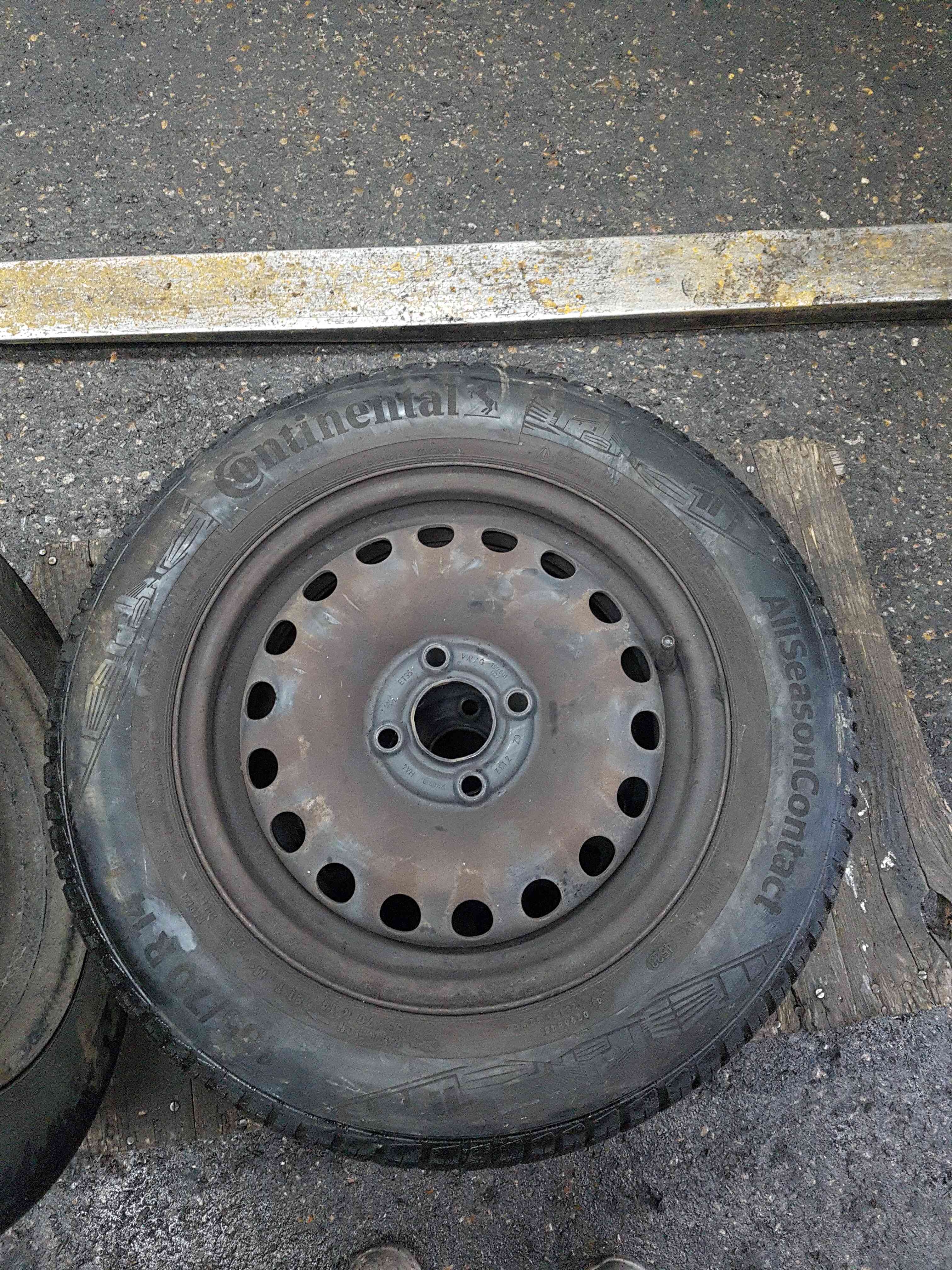 Volkswagen Up 2011-2017 Steel Wheel + Tyre 165 70 14 3/5 Continental Rotational