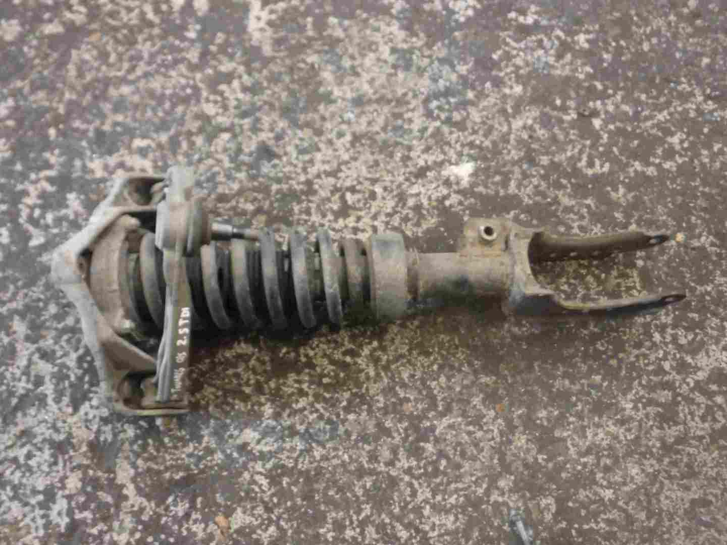 Volkswgaen Touareg 2002-2007 Drivers OSF Front Spring Suspension Leg