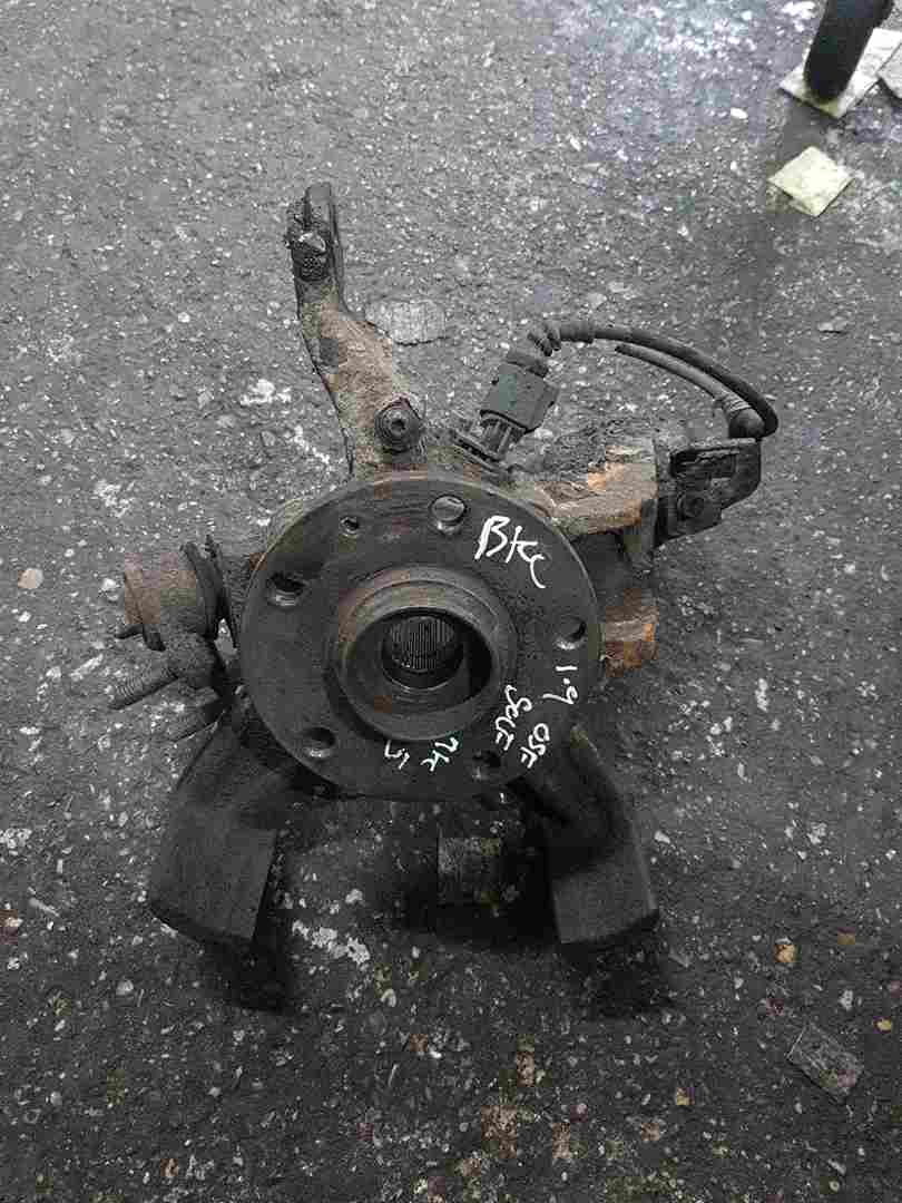 Volkswgen Golf MK5 2003-2009 1.9 TDI Drivers OSF Front Wheel HUB 