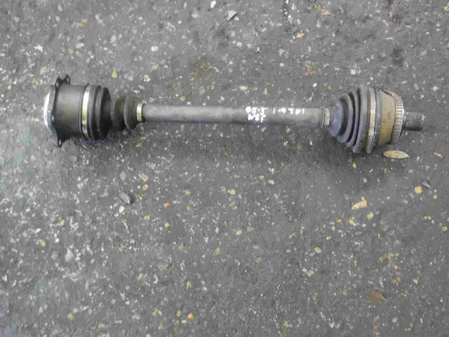 vVolkswagen Passat 1996-2000 B5 2.0 Passenger NSF Front Driveshaft