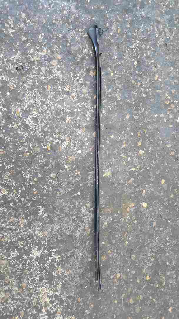 Volkswagem Golf MK6 2009-2012 Passenger NSF Front Windscreen Edge Rubber Trim