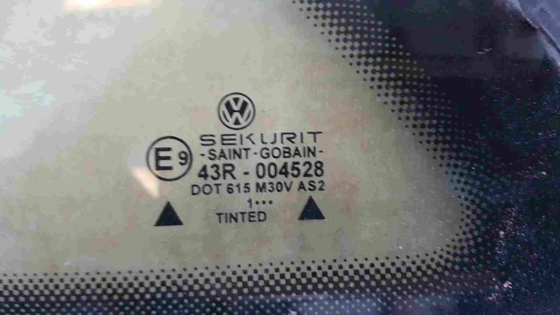 Volkswagen Beetle 1999-2006 Passenger NSR Rear Window Small Glass