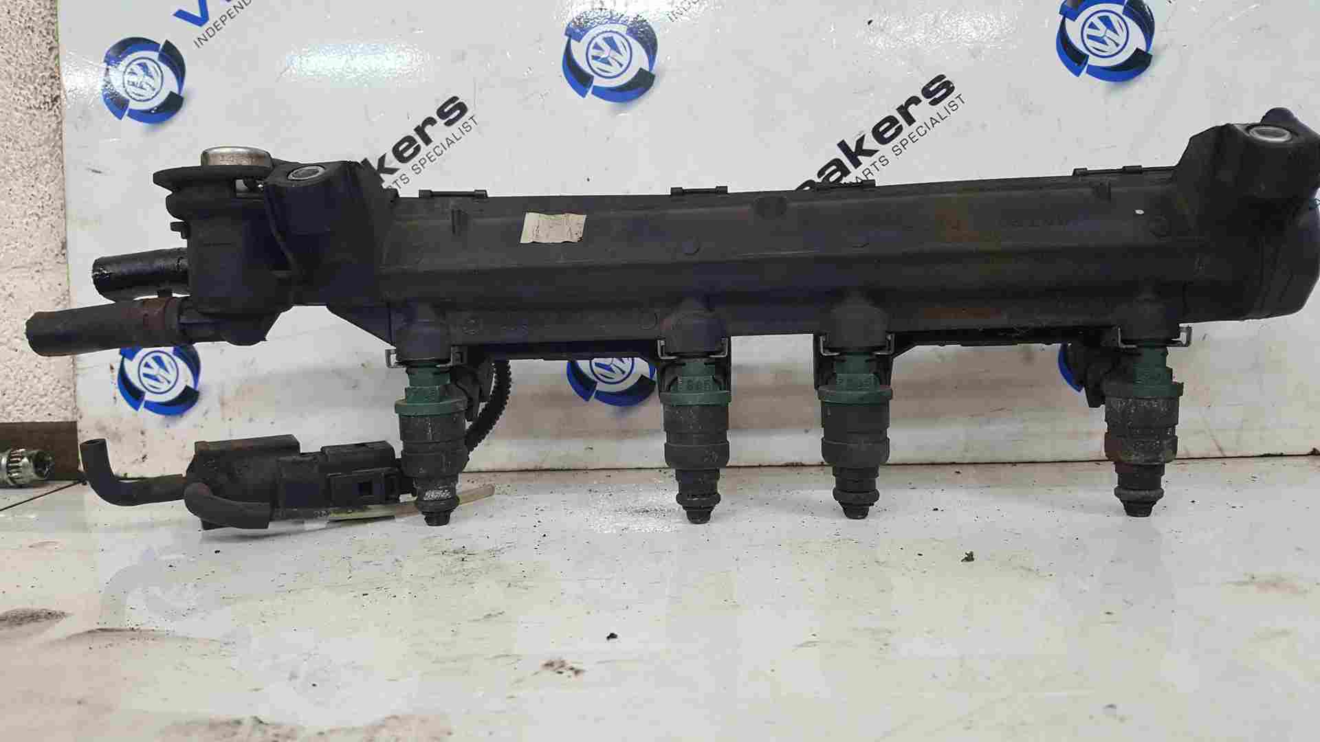 Volkswagen Beetle 2002-2006 1.6 8V Fuel Injectors X4 + Rail 06A133317a BFS