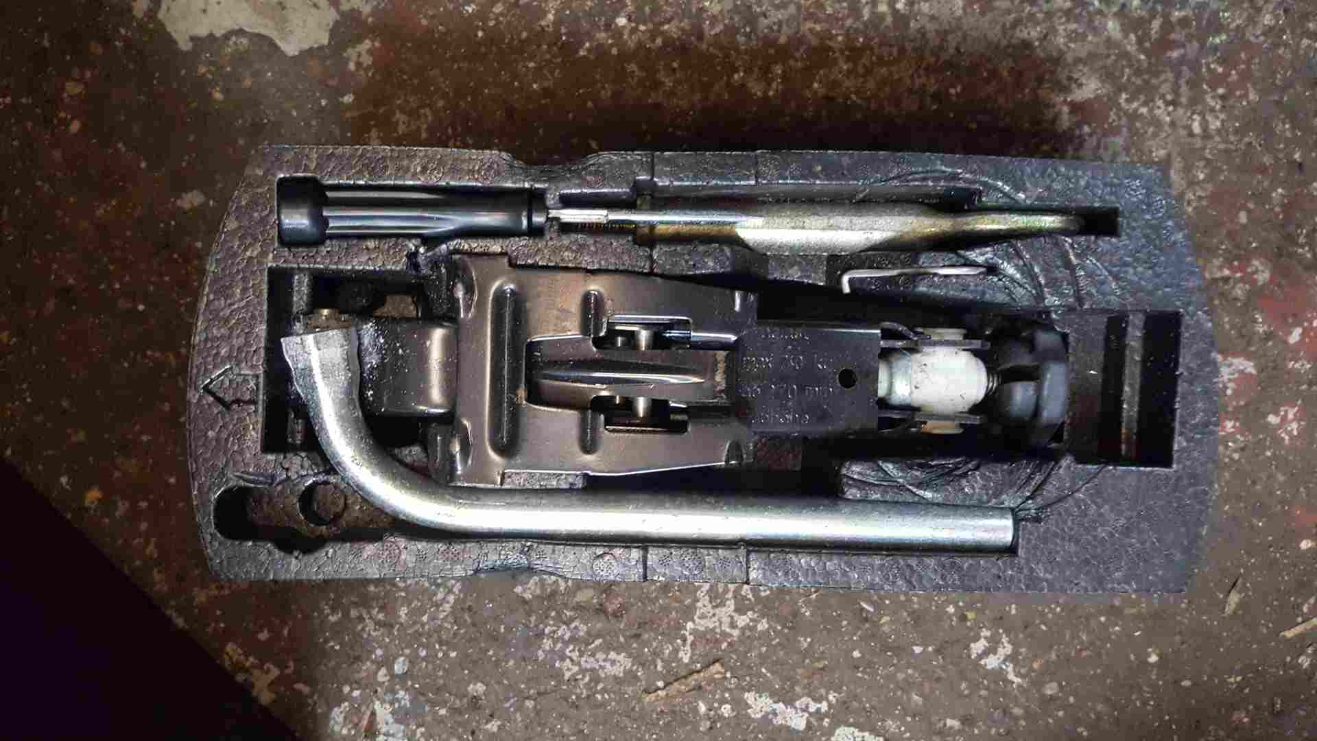 Volkswagen Beetle A4 2006-2011 Jack SET tow eye  1j0012115af