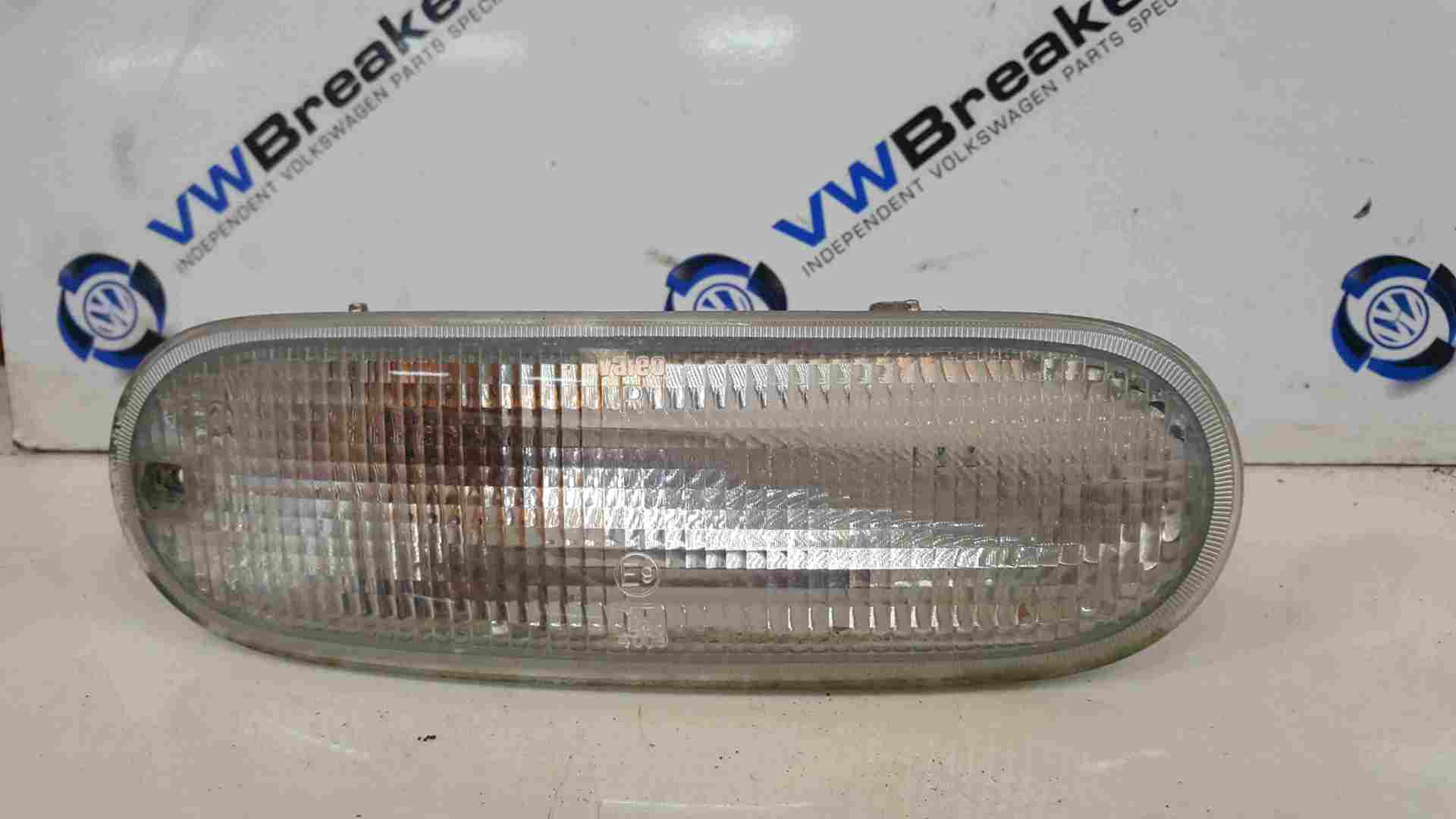 Volkswagen Beetle Convertible 2002-2006 Drivers OSF Front Indicator Light